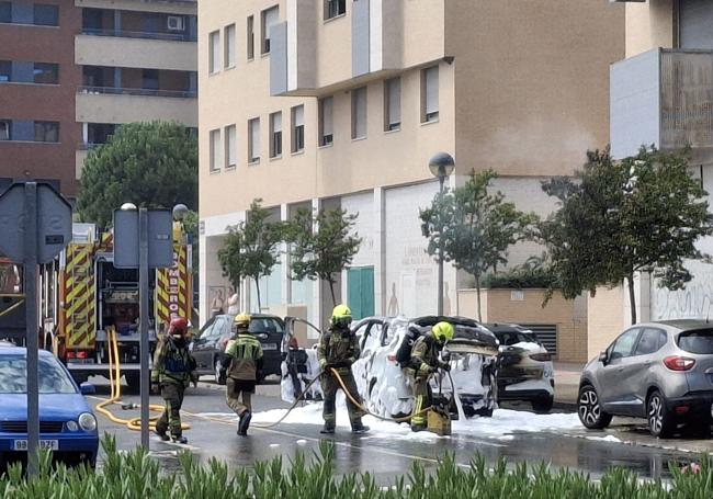 Un coche arde en Logroño y lo que no ardió, fue nuestra irresponsabilidad