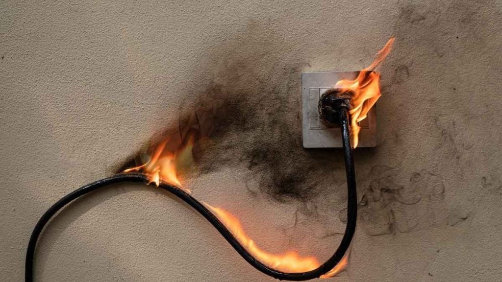 Seguridad en el hogar y prevención contra incendios eléctricos