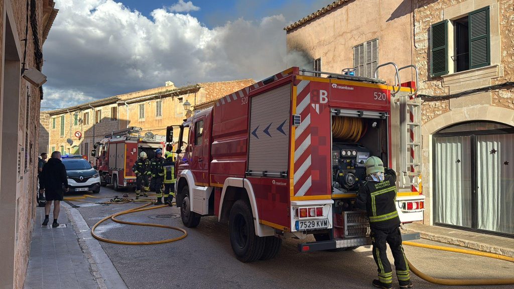 Incendio en Santanyí provoca el colapso de una vivienda entera