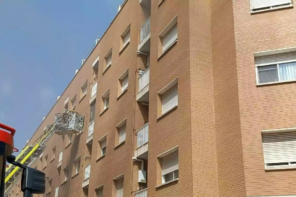 Incendio en tienda de electrodomésticos de Tarragona: claves de seguridad y uso del extintor CO2