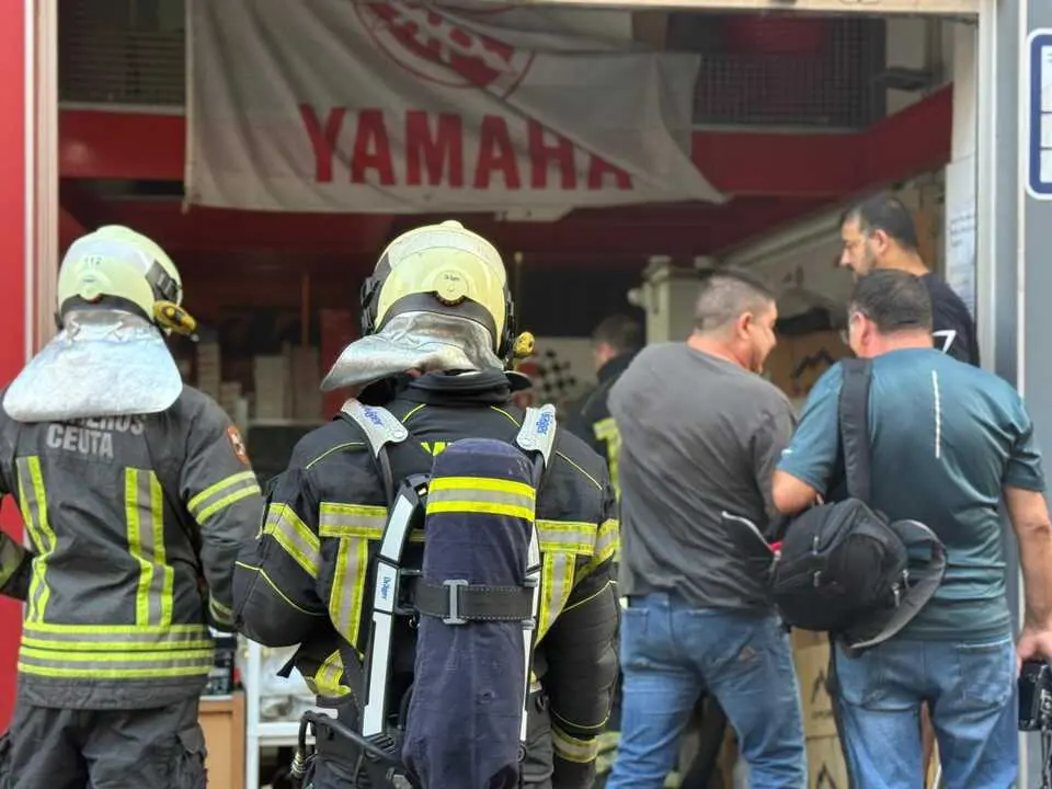 Susto en un taller de Ceuta: la rápida actuación evita un incendio mayor