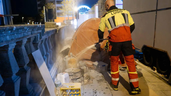 Fuego en el San Froilán: una tienda de campaña provoca el susto del día