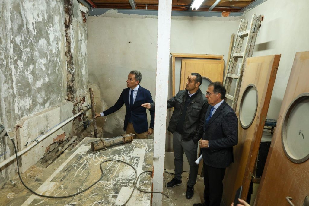 El Ayuntamiento fija una hoja de ruta para reabrir el Teatro Guerra el próximo invierno. Compromiso municipal con la seguridad, la cultura y la conservación patrimonial.