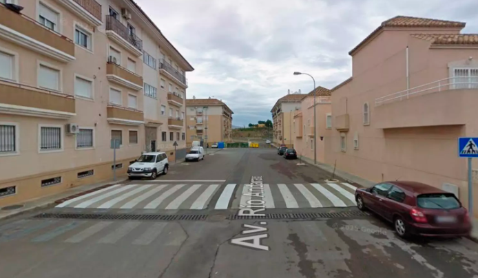 Incendio en un garaje de Huércal obliga a desalojar a una treintena de vecinos por precaución