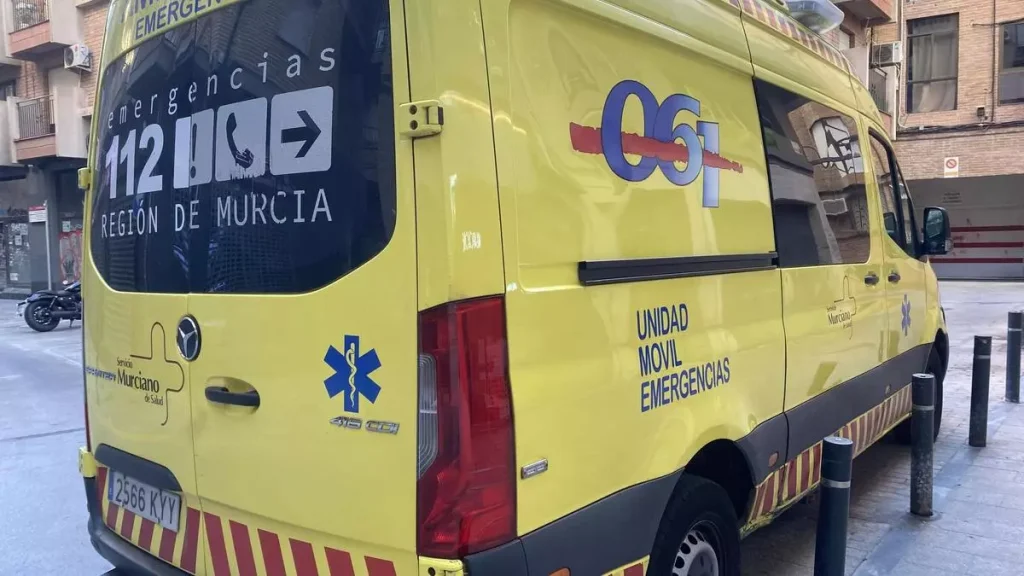 3 heridos en Caravaca de la Cruz: Incendio en un bar causa daños por inhalación de humo. Impacto del suceso y primeras actuaciones