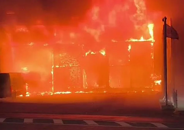Incendio en Cobatillas: actuación, seguridad y medidas esenciales para prevenir riesgos industriales. Una mirada profunda a la respuesta ante emergencias