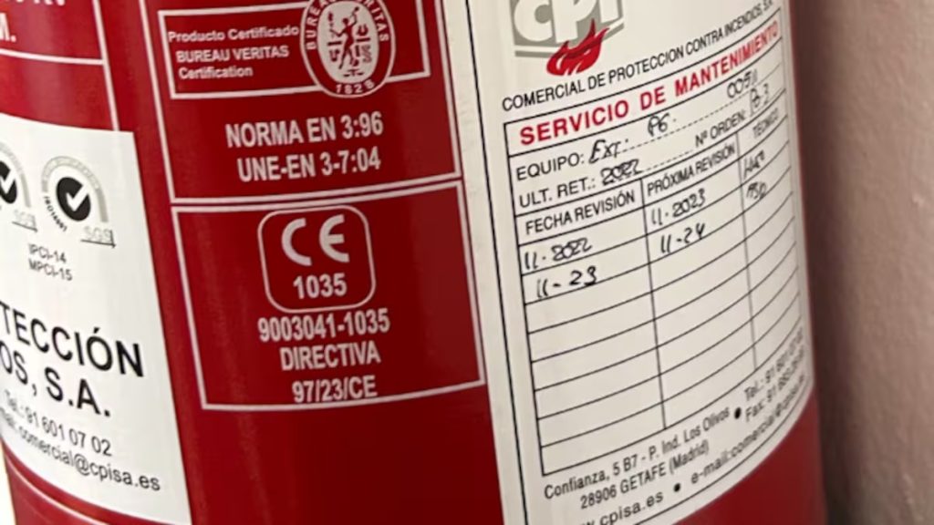 Negligencia en Getafe: extintores caducados en plena programación navideña