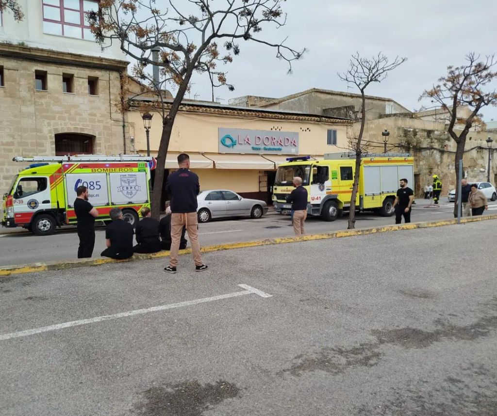 Bar de la Avenida de la Bajamar en Puerto de Santa María sufre incendio
